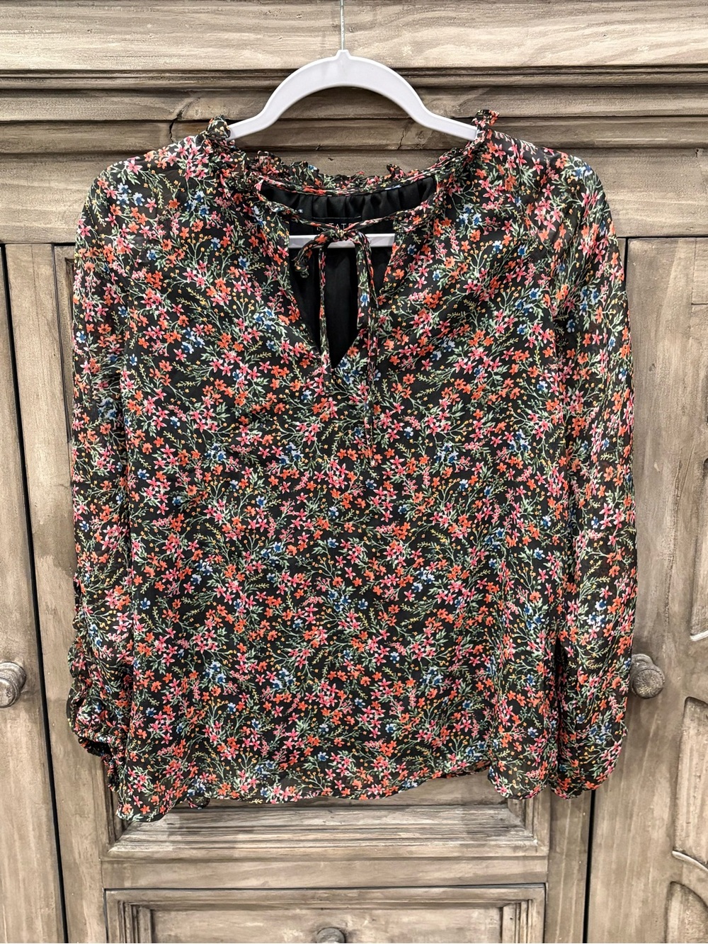 EUC Women’s 1.STATE Black Floral Ruffle Cold Shoulder Tie Neck Ruffle Blouse (S)